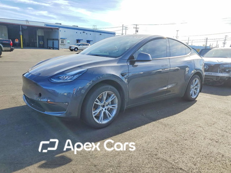 Tesla Model Y 2021 - Image 1 of 5