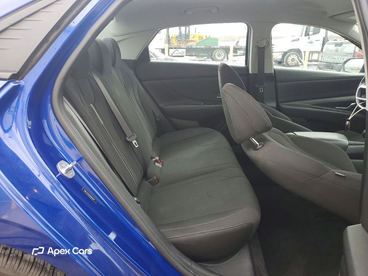 Hyundai Elantra 2023