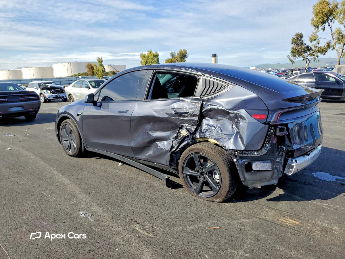 Tesla Model Y 2026