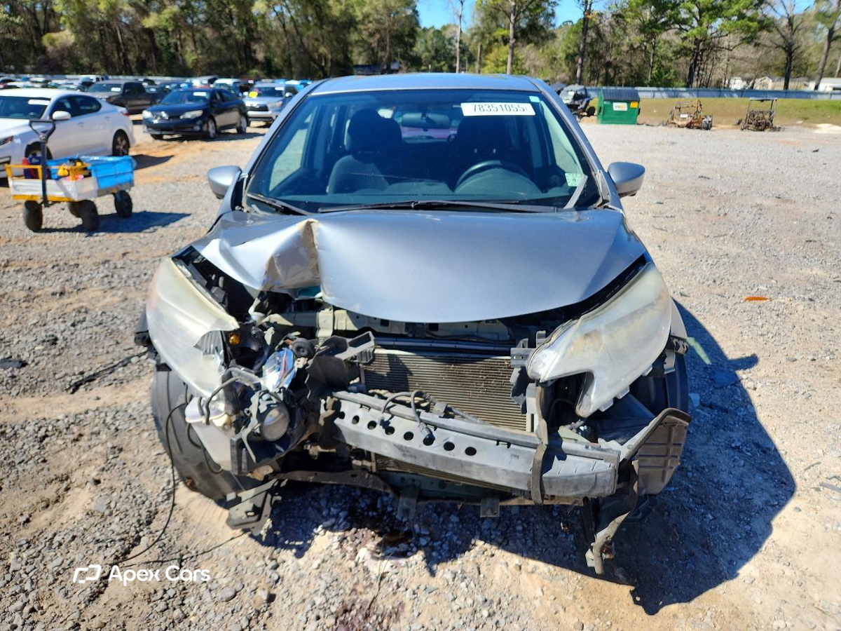 Nissan Versa 2015