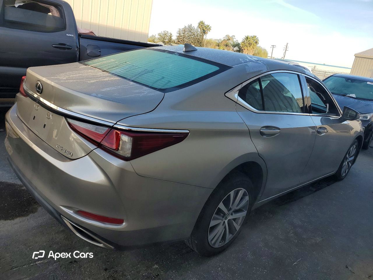 Lexus ES 2020