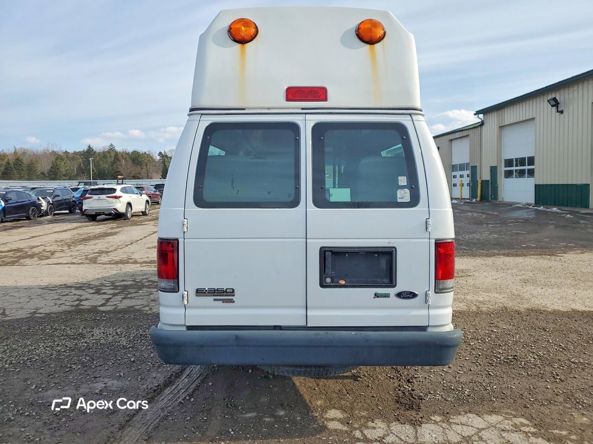 Ford Econoline 2011