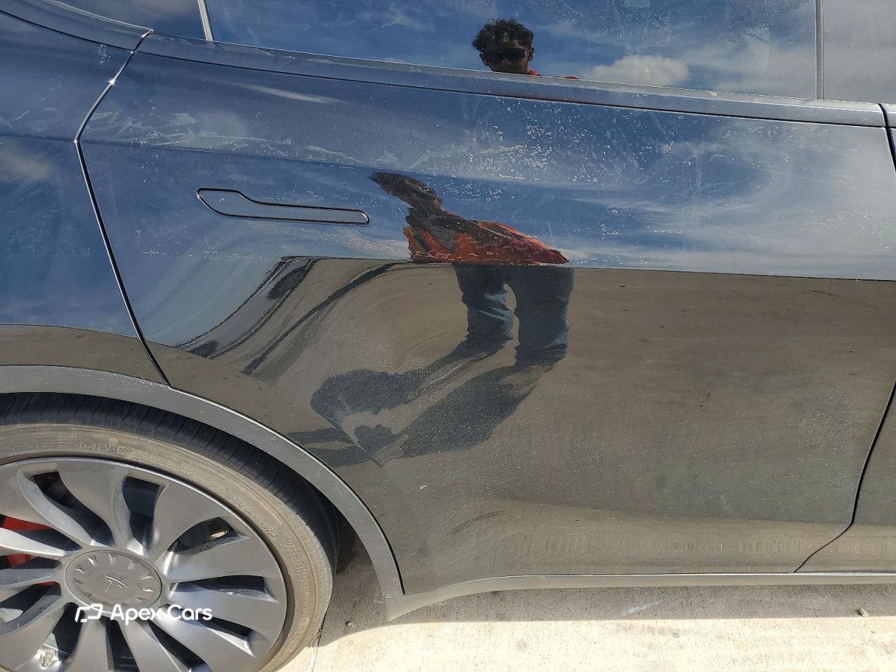 Tesla Model Y 2025