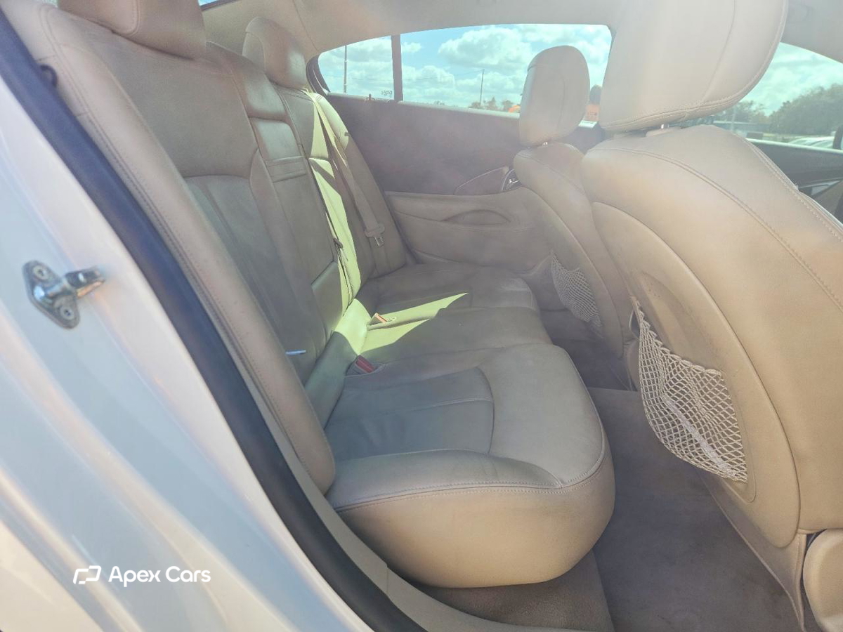 Buick LaCrosse 2011