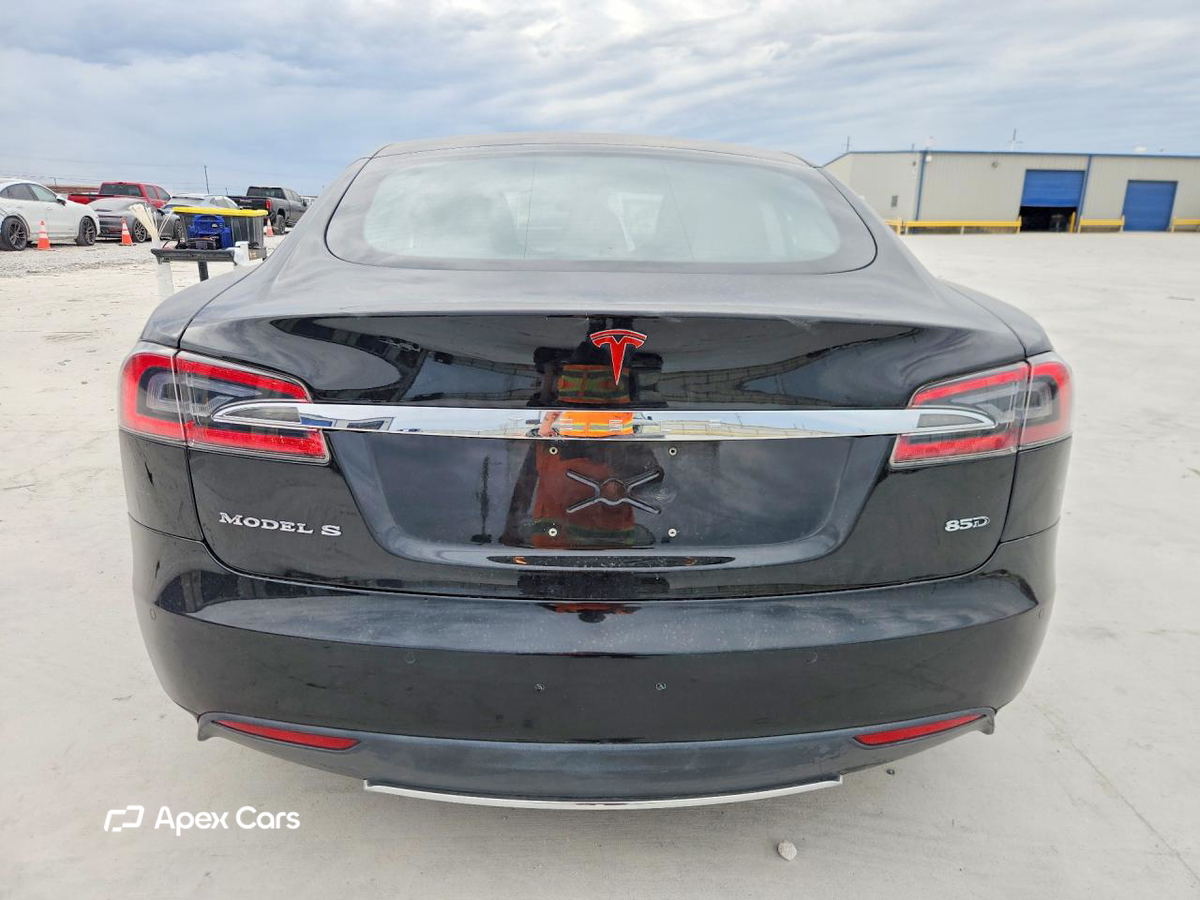 Tesla Model S 2015