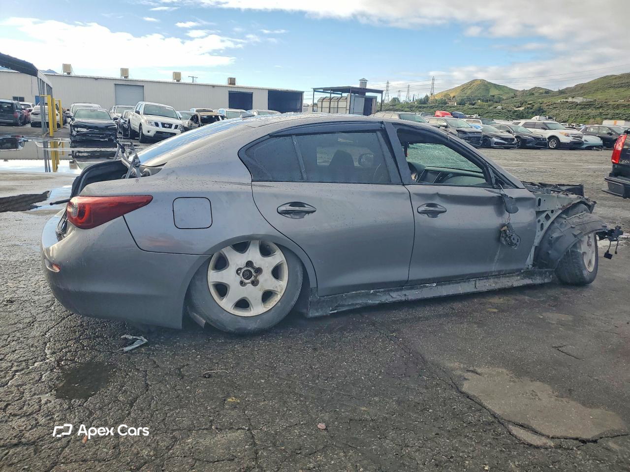 Infiniti Q50 2015