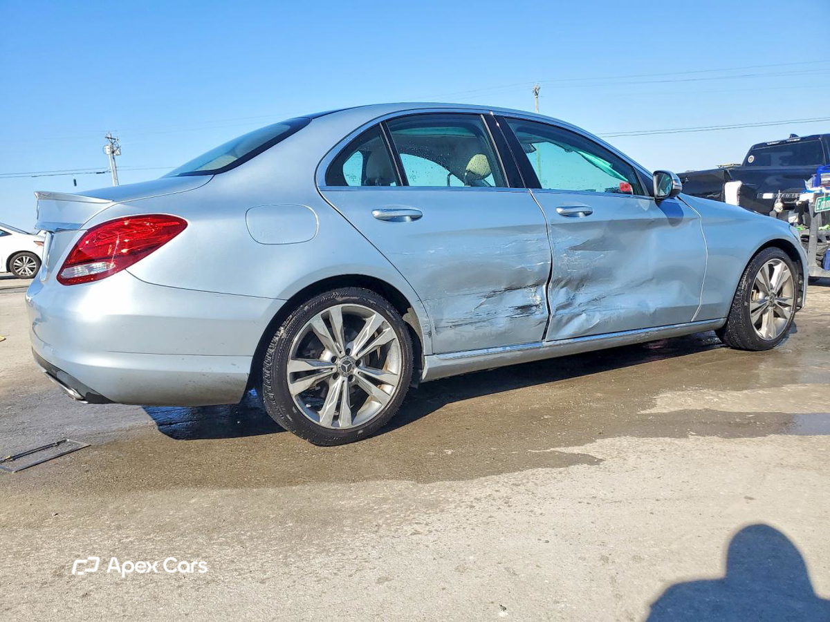 Mercedes-Benz  2018