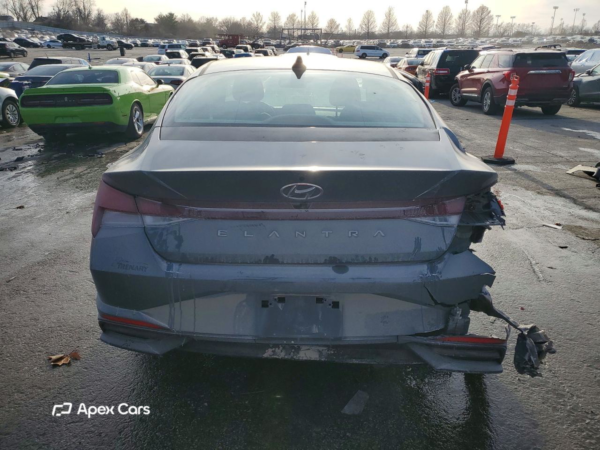 Hyundai Elantra 2022