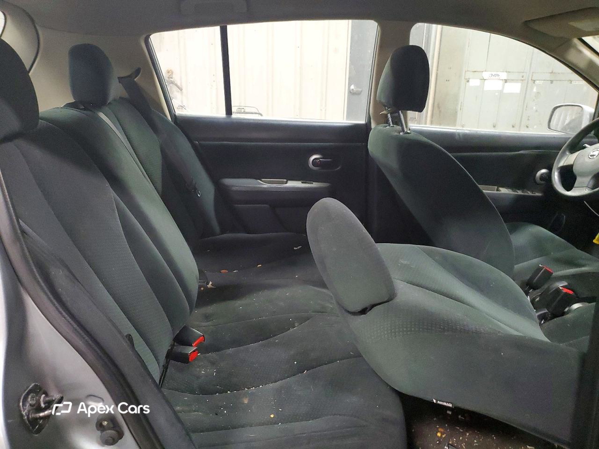 Nissan Versa 2011