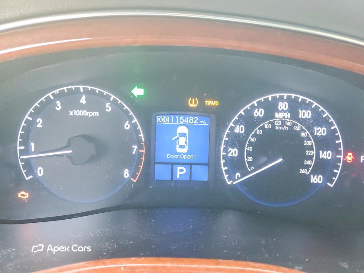 Hyundai Genesis 2012