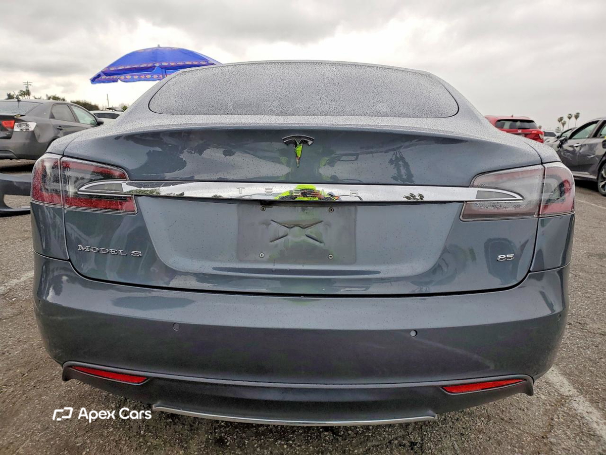 Tesla Model S 2014