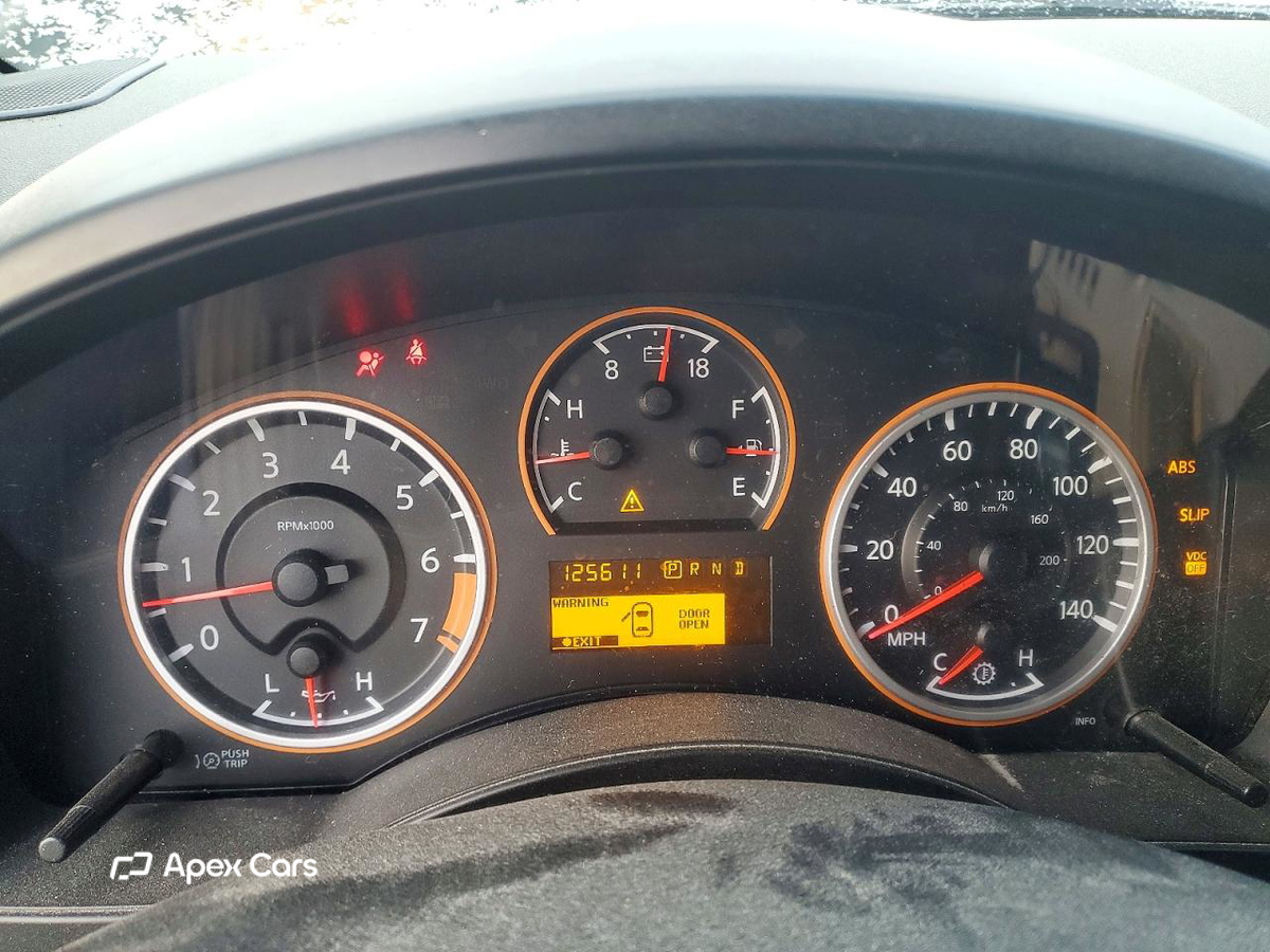Nissan Titan 2011