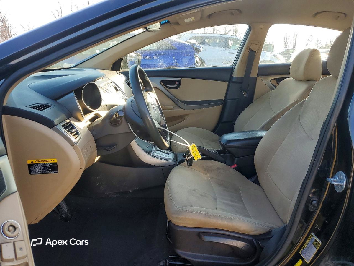 Hyundai Elantra 2012