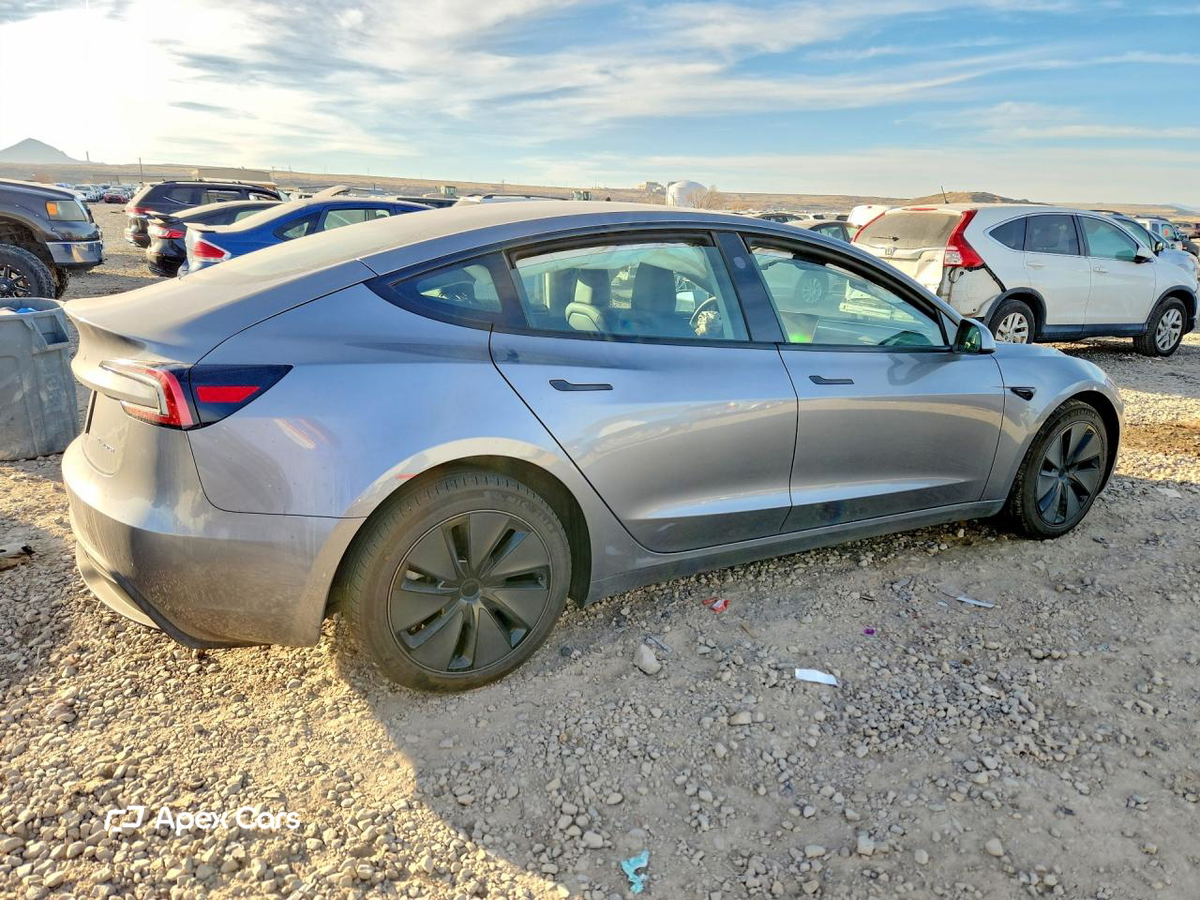 Tesla Model 3 2025
