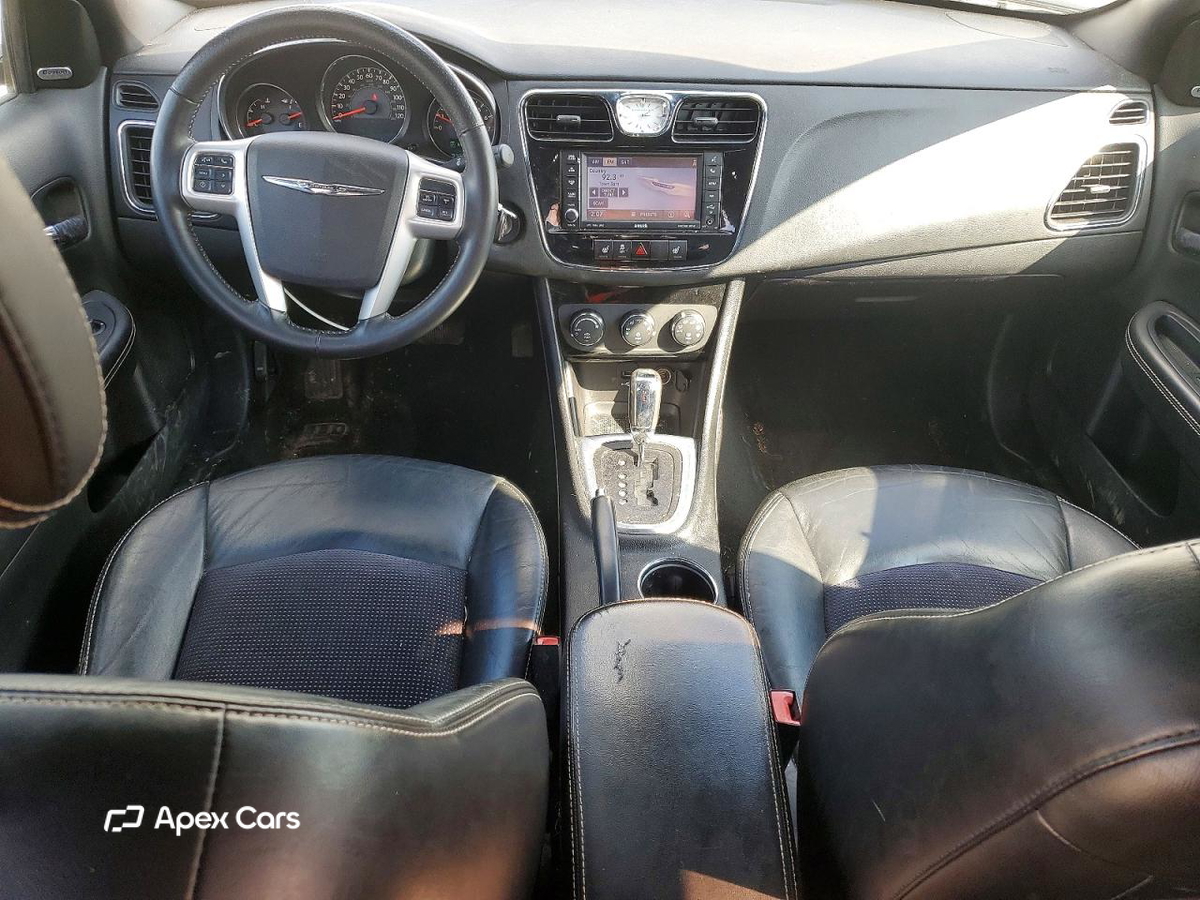 Chrysler 200 2013