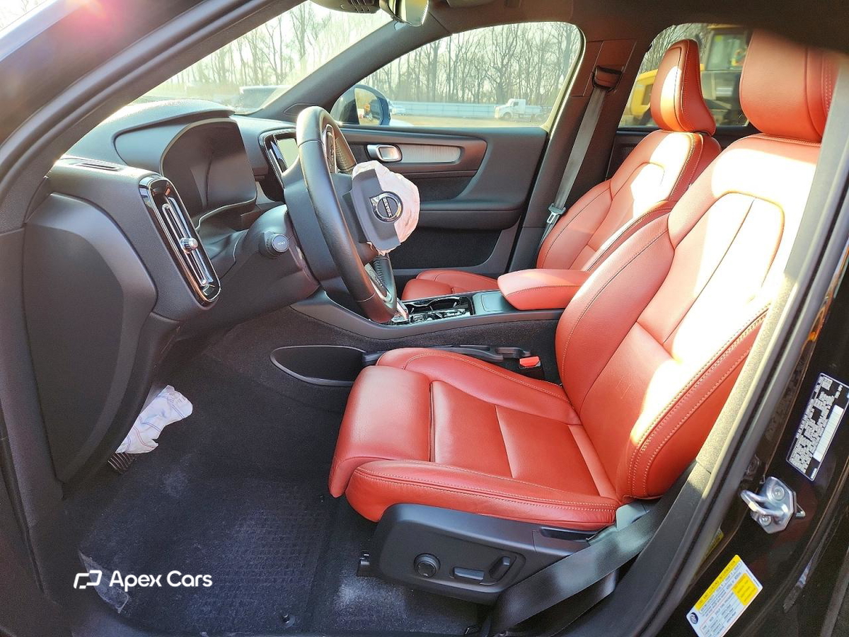 Volvo XC40 2021