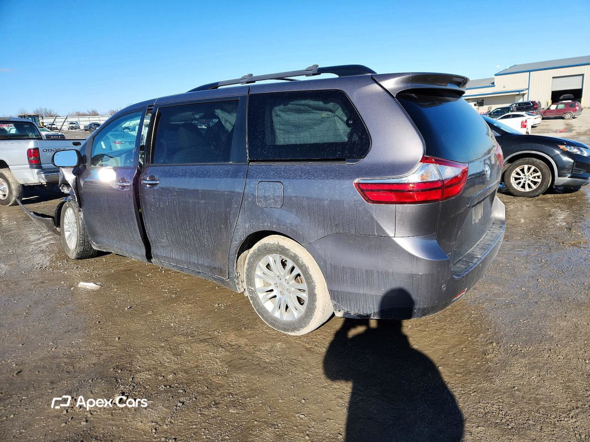 Toyota Sienna 2016