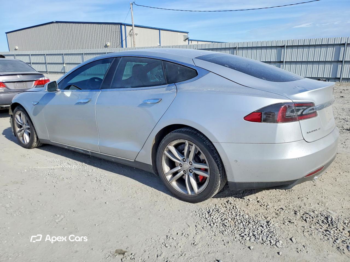 Tesla Model S 2015
