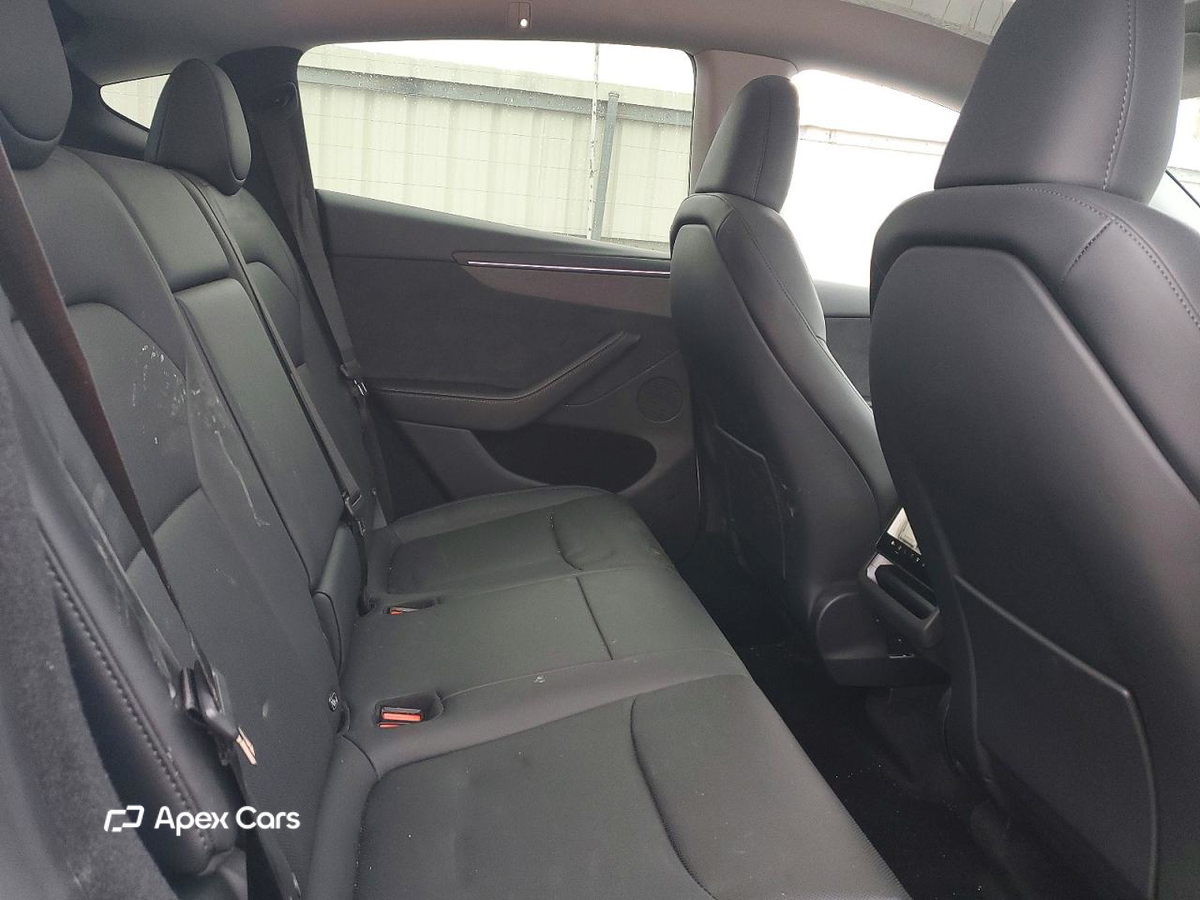Tesla Model Y 2026