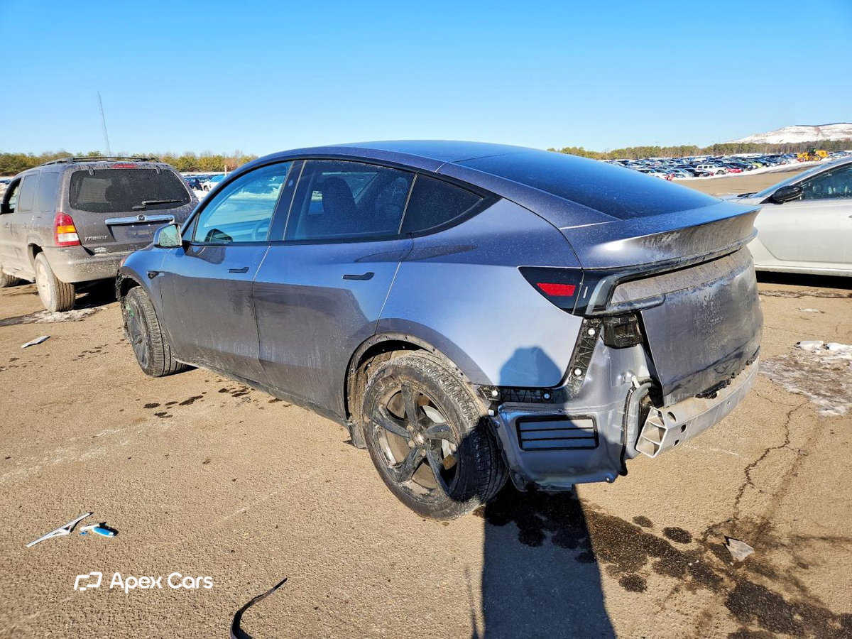 Tesla Model Y 2026