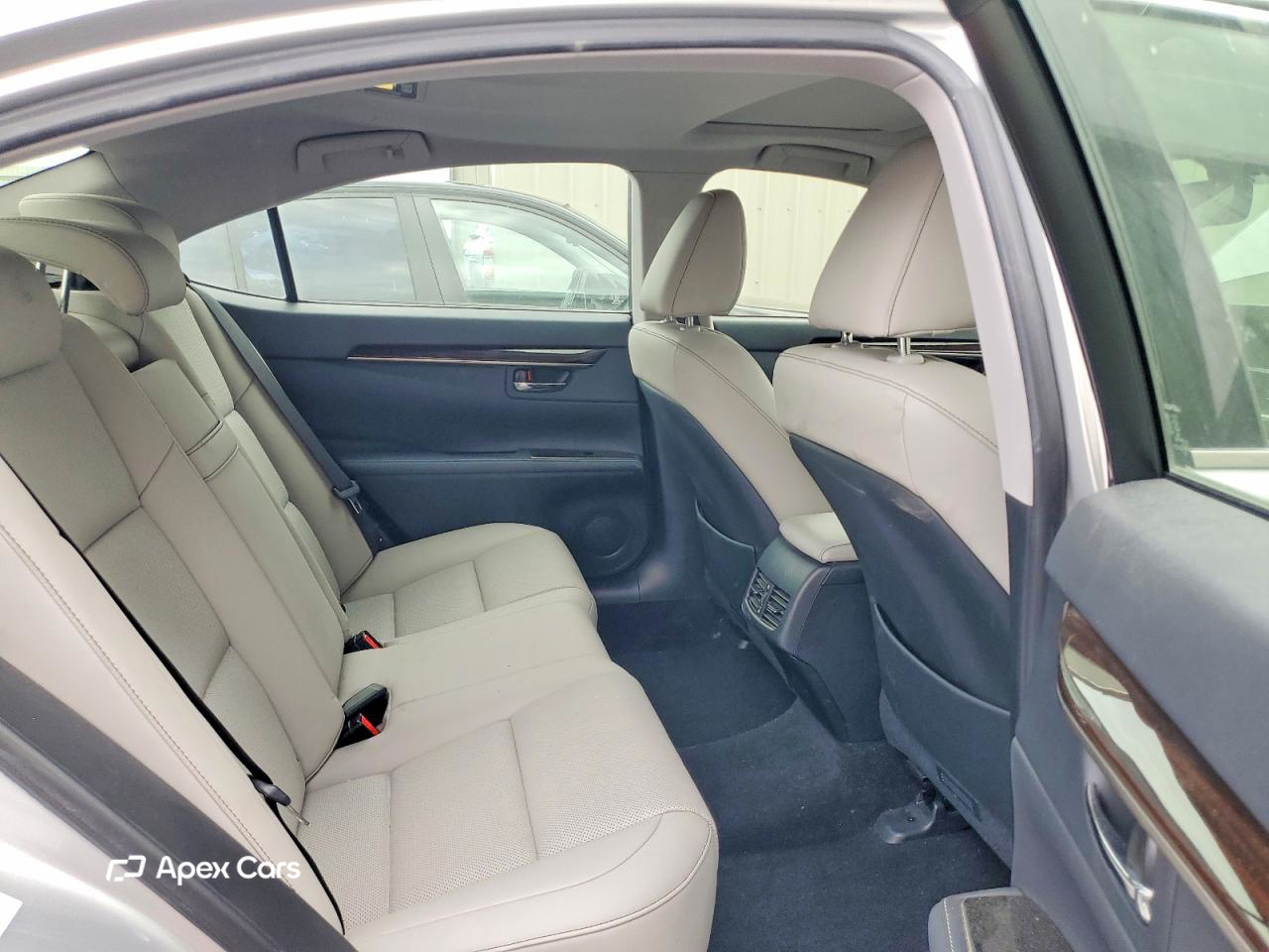 Lexus ES 2016