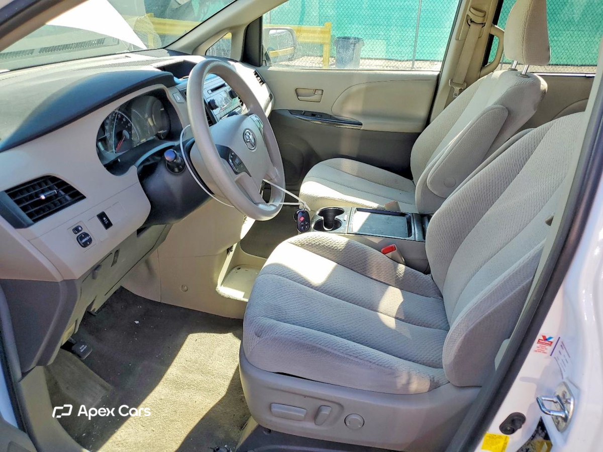 Toyota Sienna 2011