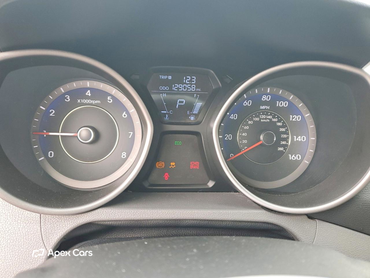 Hyundai Elantra 2012