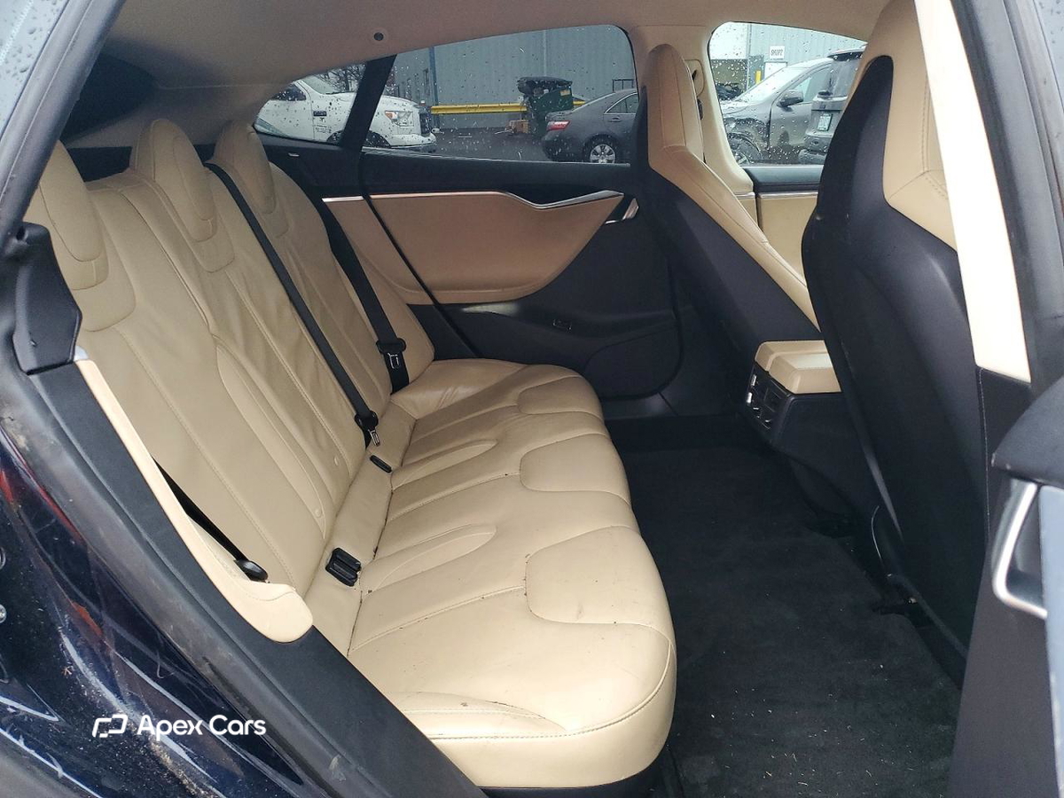 Tesla Model S 2013