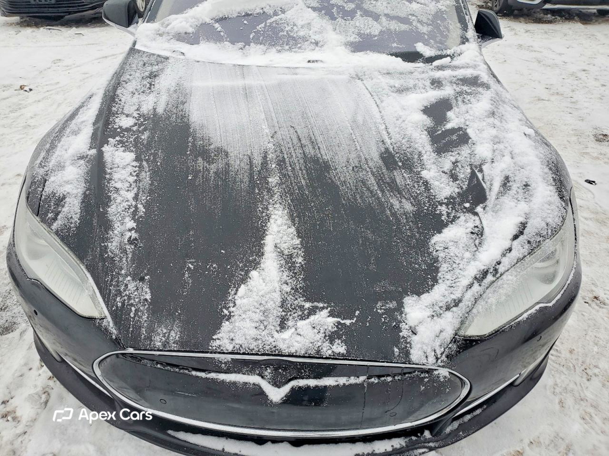 Tesla Model S 2015