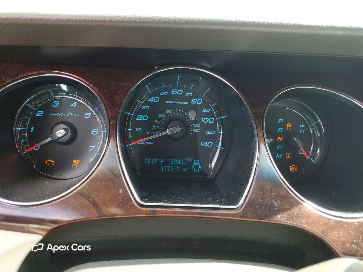 Ford Taurus 2010