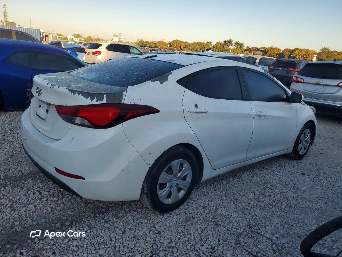 Hyundai Elantra 2016