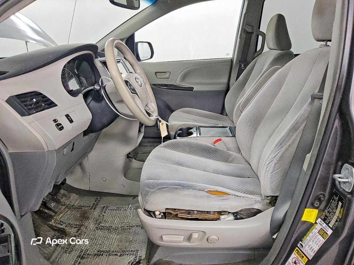 Toyota Sienna 2012