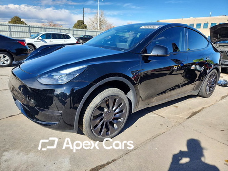 Tesla Model Y 2025 - Image 1 of 15
