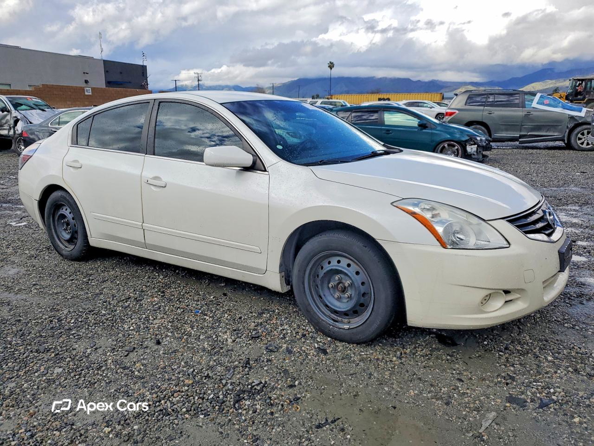 Nissan Altima 2011