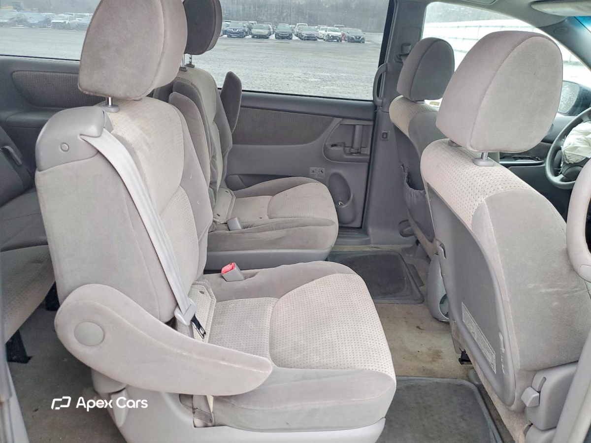 Toyota Sienna 2010