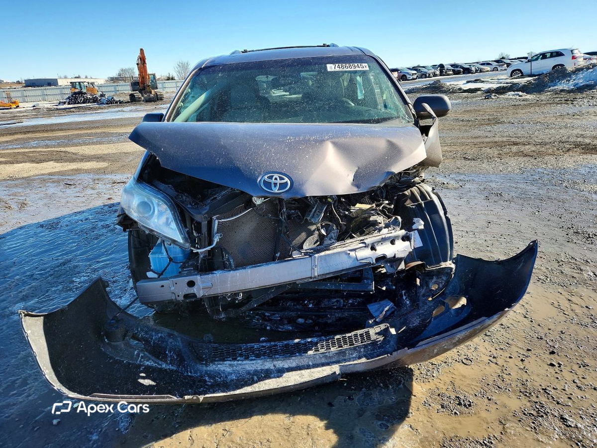 Toyota Sienna 2016