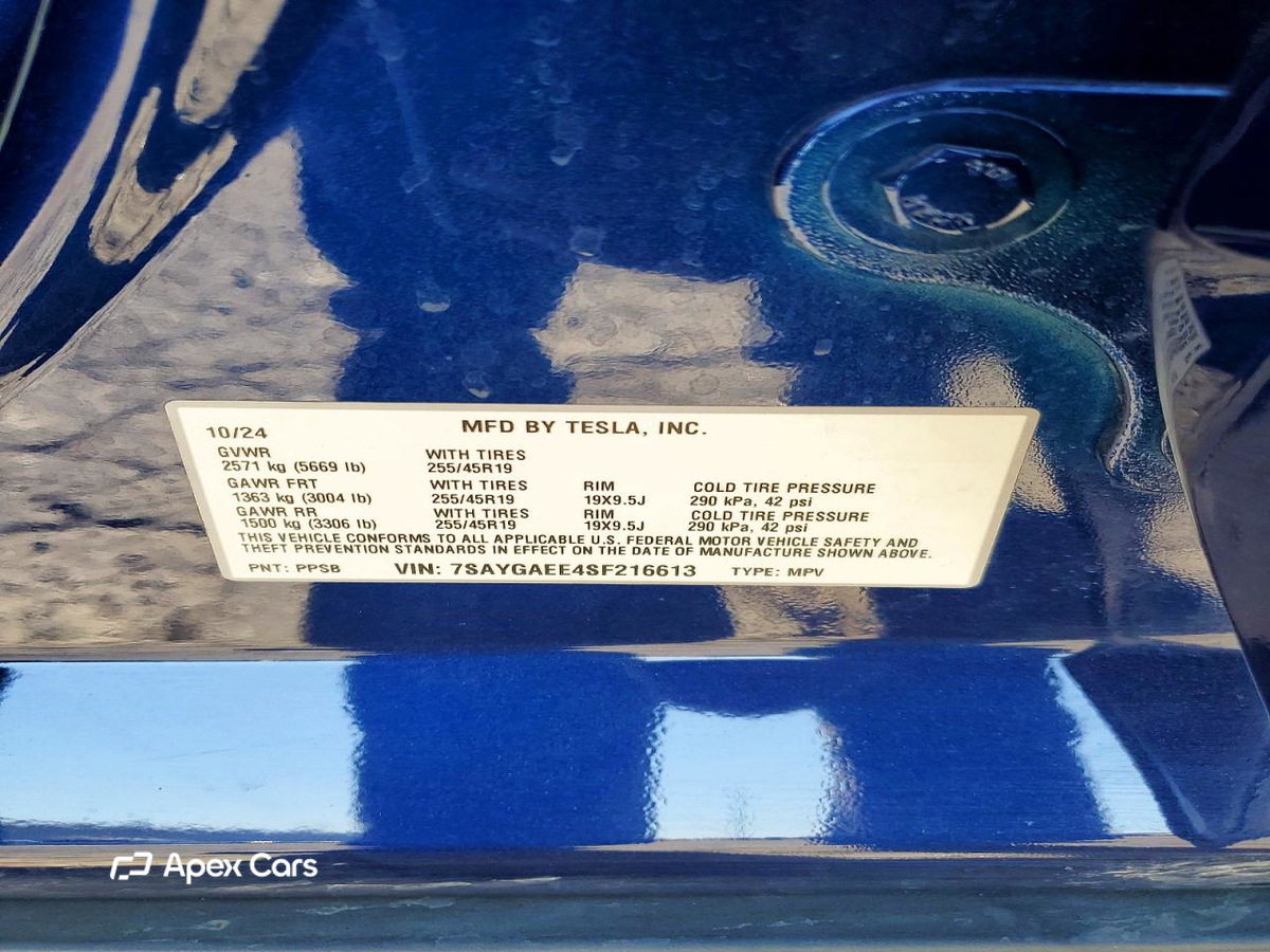 Tesla Model Y 2025