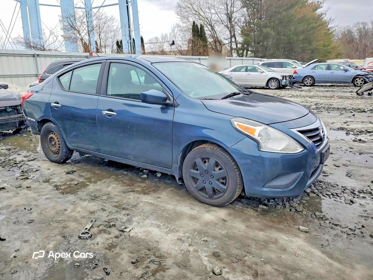 Nissan Versa 2015