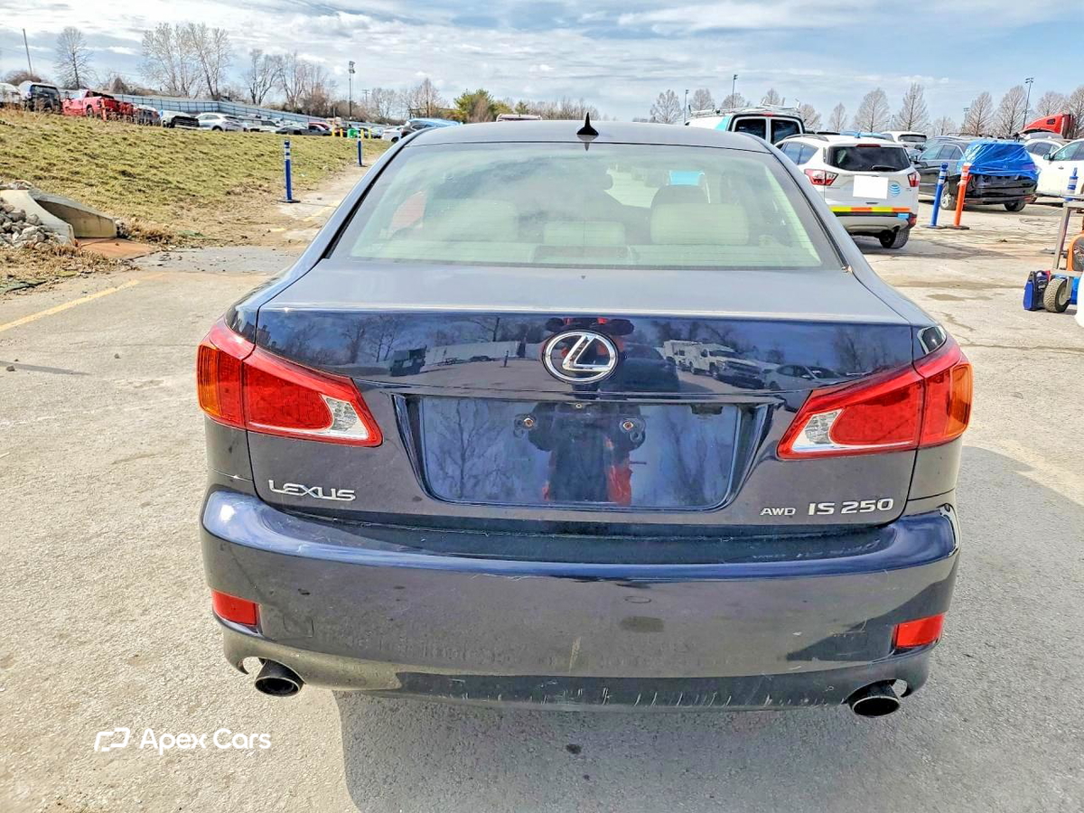 Lexus IS 2010