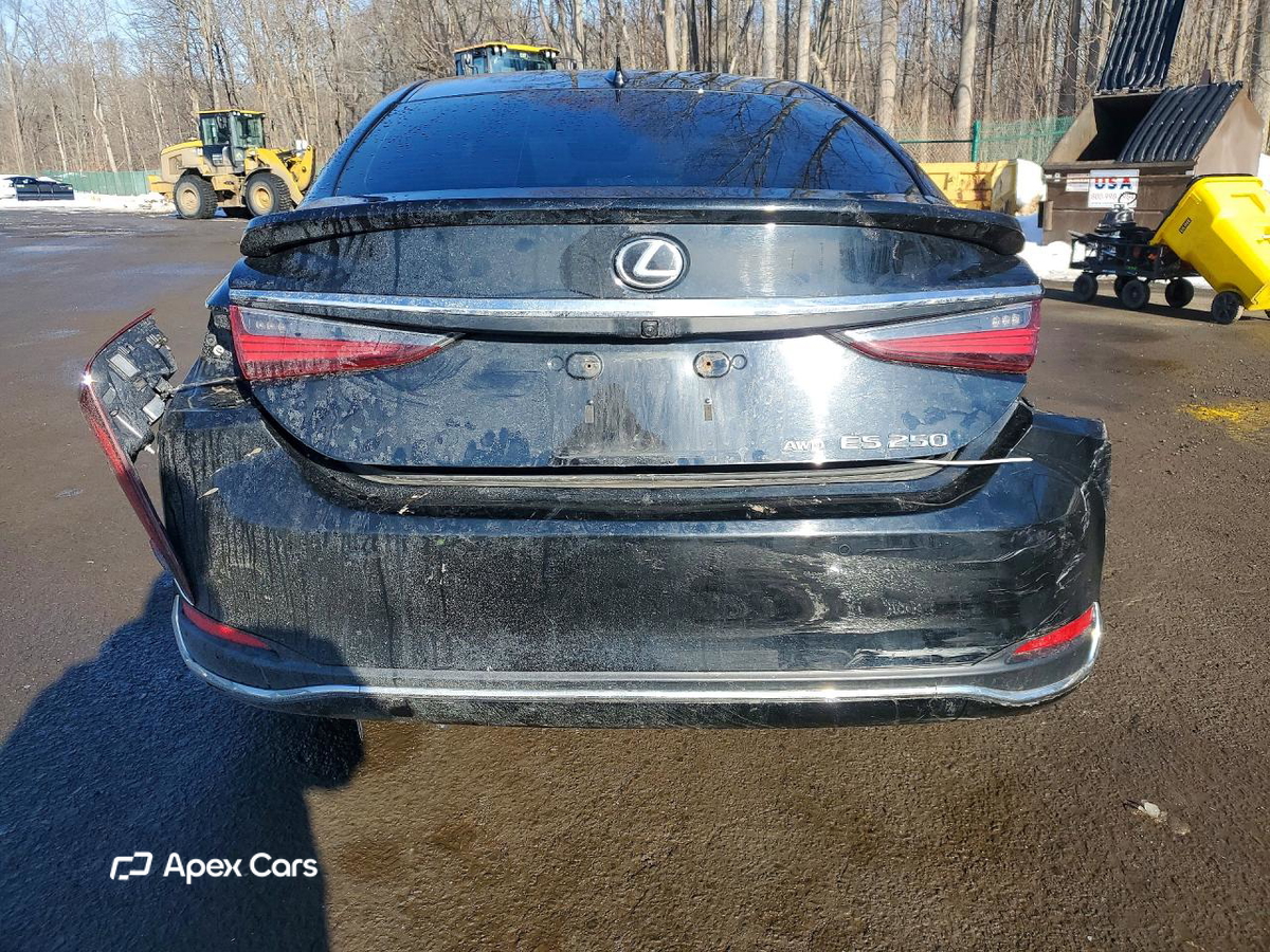 Lexus ES 2021