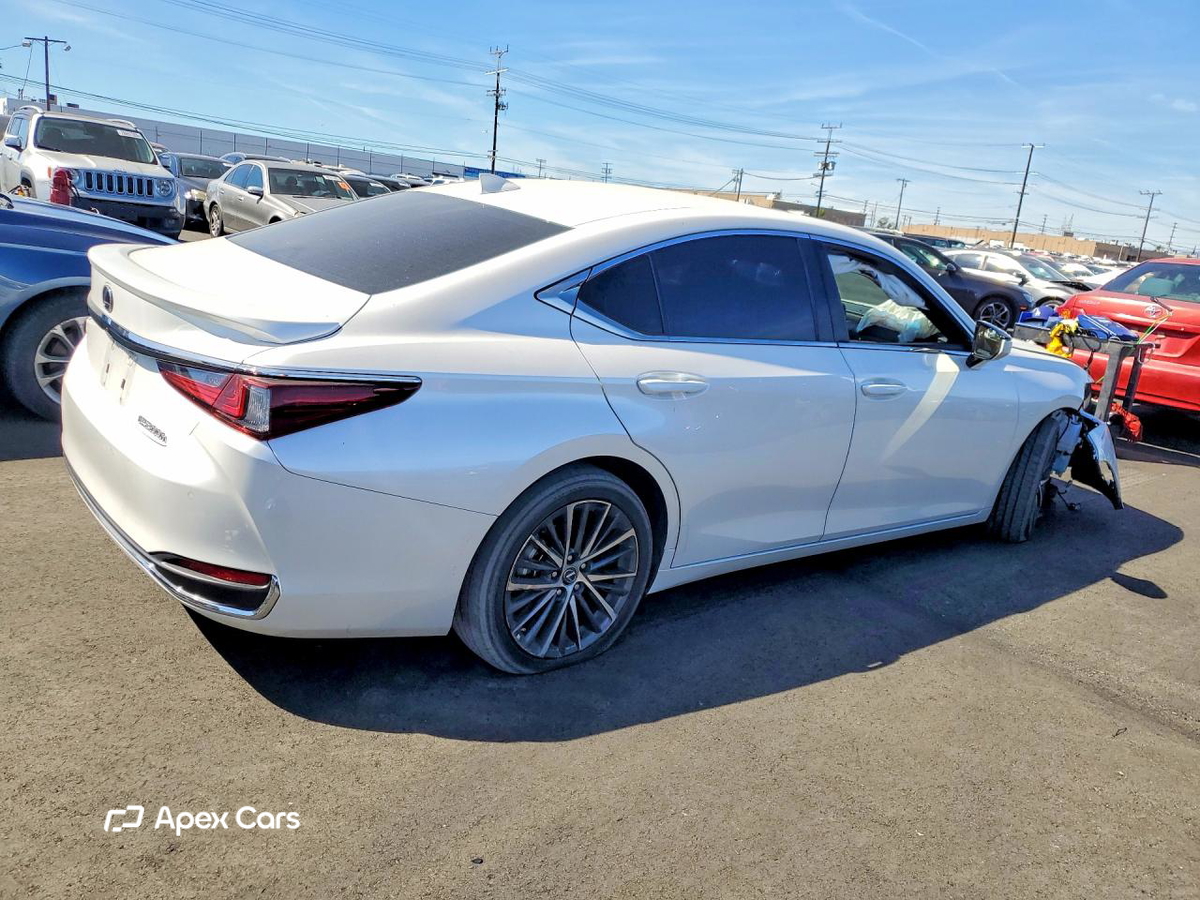 Lexus ES 2024