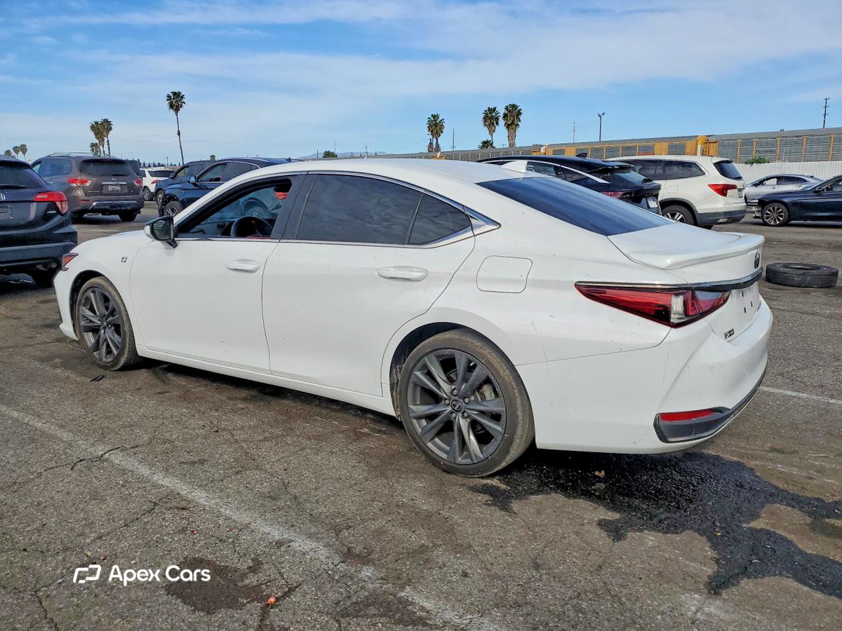 Lexus ES 2021