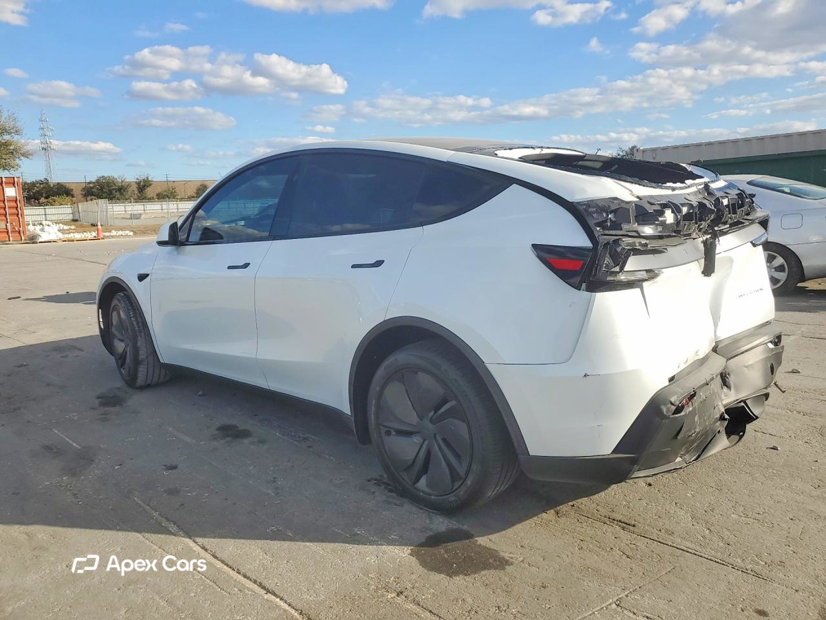 Tesla Model Y 2026