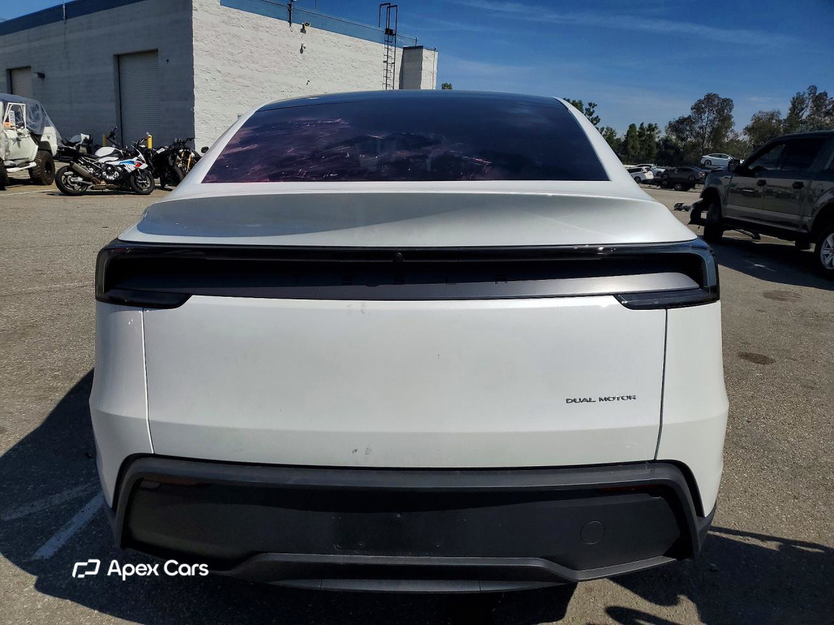 Tesla Model Y 2026