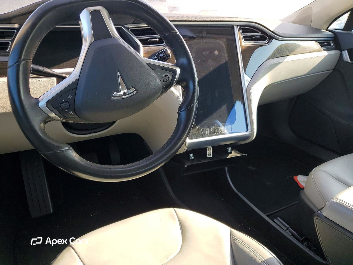 Tesla Model S 2014