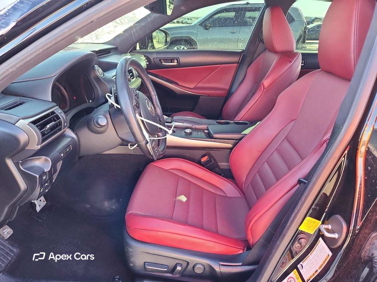 Lexus IS 2019