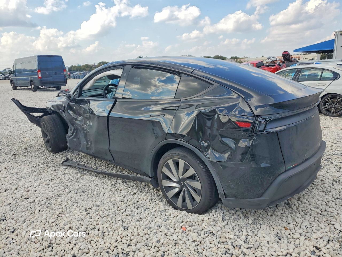 Tesla Model Y 2026