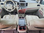 Toyota Sienna 2011