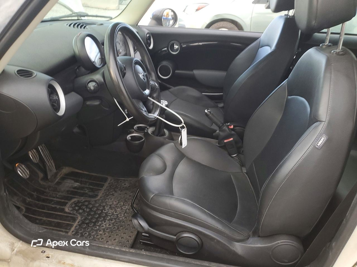 MINI Cooper 2011