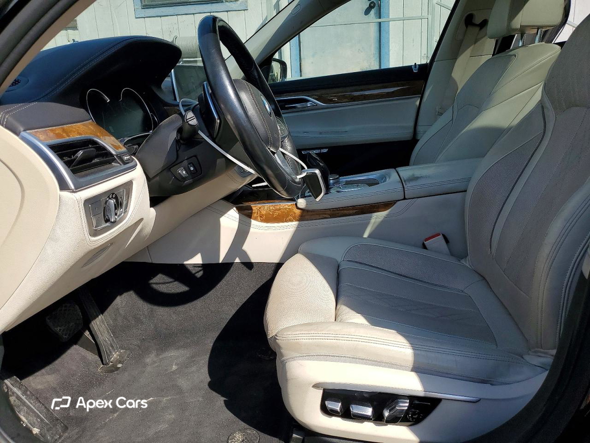 BMW Series 7 2016